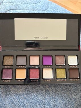 Adept Cosmetics Amunet Light Eyeshadow Palette